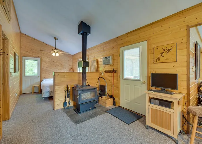 Woodland Cabin With Fishing, Atv And Snowmobile Trails