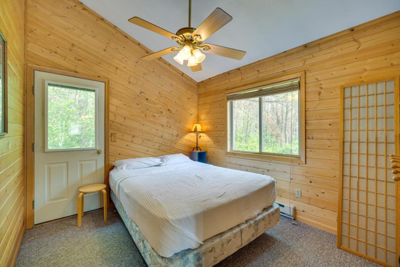Woodland With Fishing, Atv And Snowmobile Trails Holiday home Lake Nebagamon
